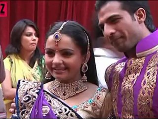 Giaa Manek CAUGHT In HOOKAH RAID