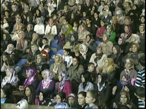 Peygamber sevgisi salona sığmadı