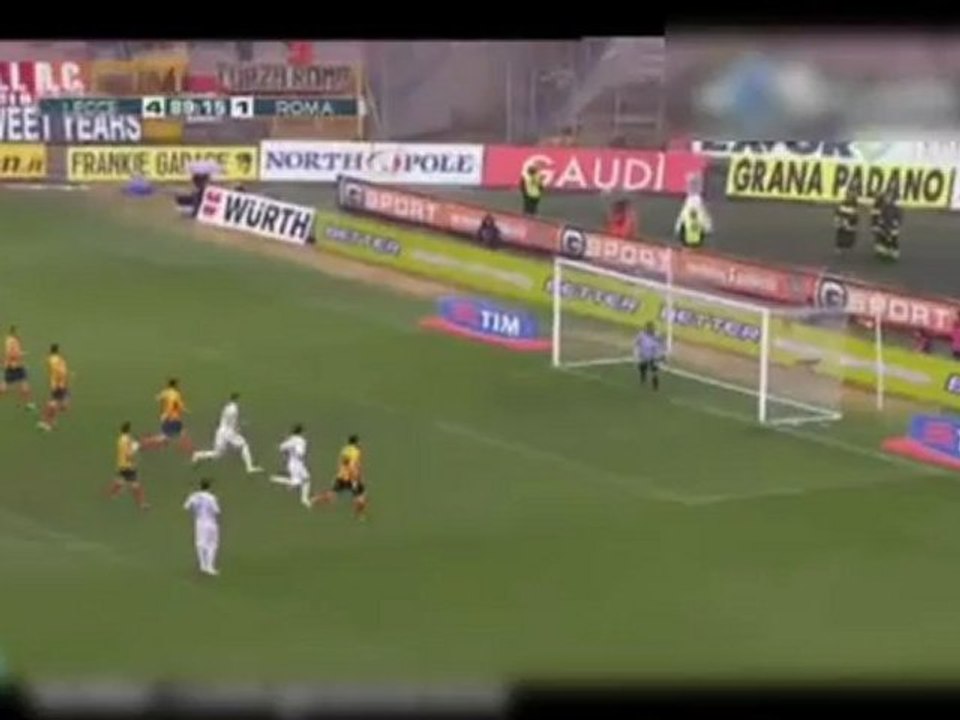 Lecce v Roma - Punzione Erik Lamela