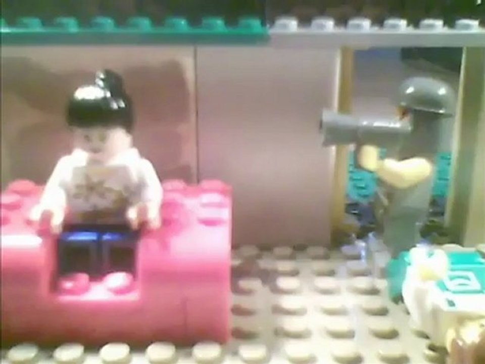 Lego Assasin delivers coffee beans (Gjoe551)