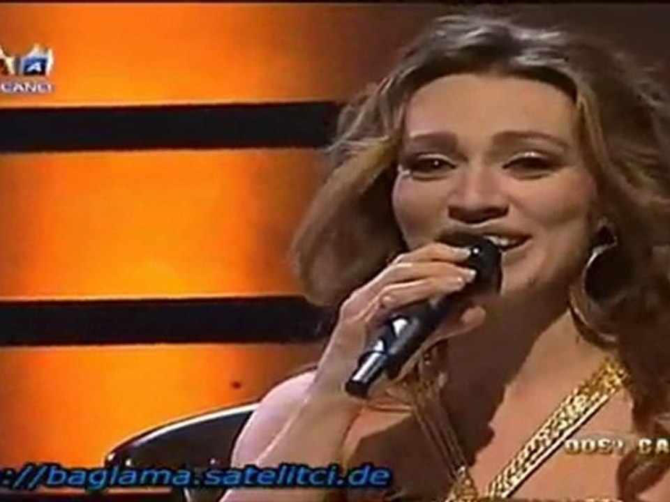 Umut Akyürek £££ CEMİLEMİN GEZDİĞİ DAĞLAR MEŞELİ