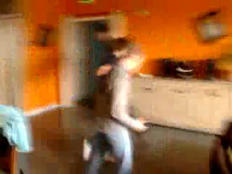 coutou rigole en trepo cen lie prof soun palle