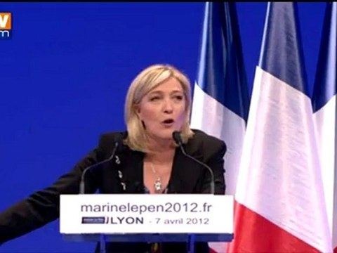 Marine Le Pen dénonce le fascisme doré des banques légué par la gauche et la droite