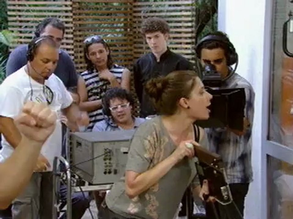 Cap 9 3 - Cena  Nando acerta um golpe em Kiko durante filmagem - Malhação