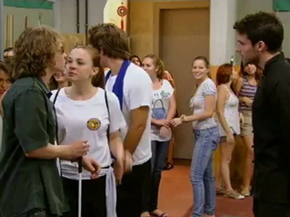 Cap 24 1 - Cena  Filipe conta que Débora postou foto de Nando na web - Malhação