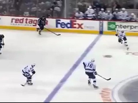 Steven Stamkos scores 60th goal