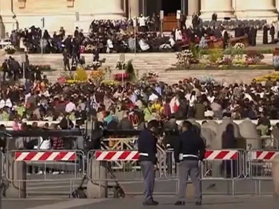 Recession clouds Vatican Easter