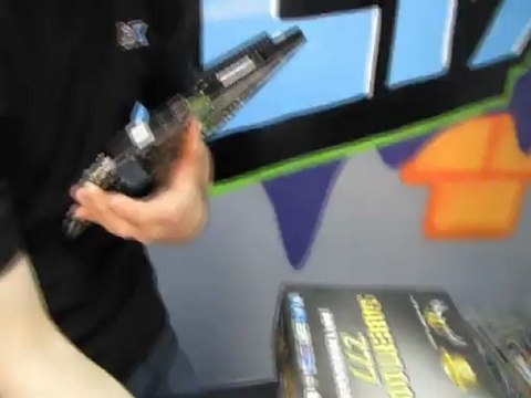 ASUS Sabertooth Z77 Ivy Bridge Gaming Motherboard Unboxing & First Look Linus Tech Tips