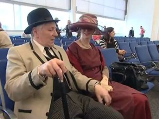 Titanic memorial travellers dressed up in period costume
