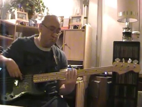 Don't stop till you got enough Michael Jackson basscover Bob Roha