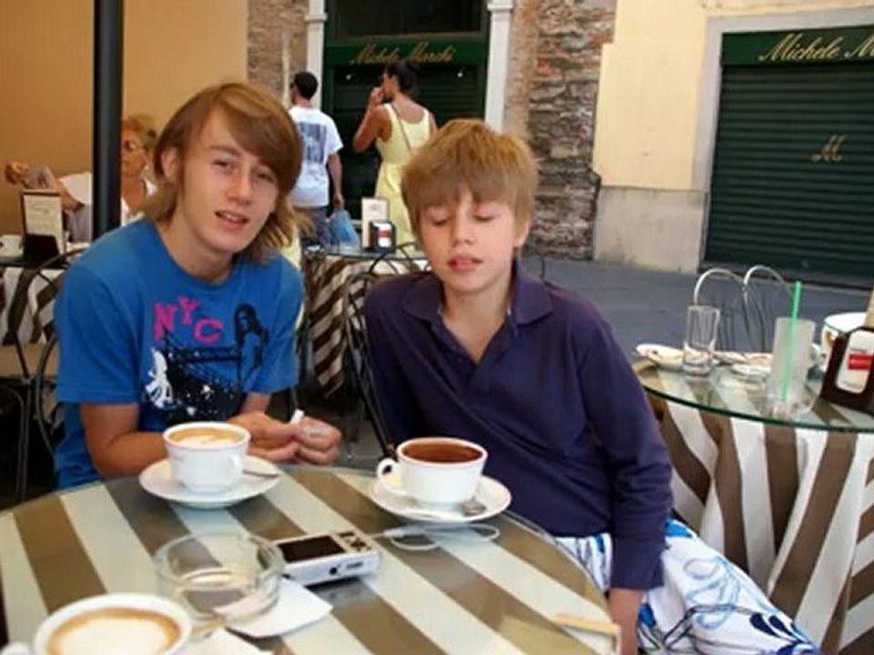 Luca & Sienna & Pizza 2011