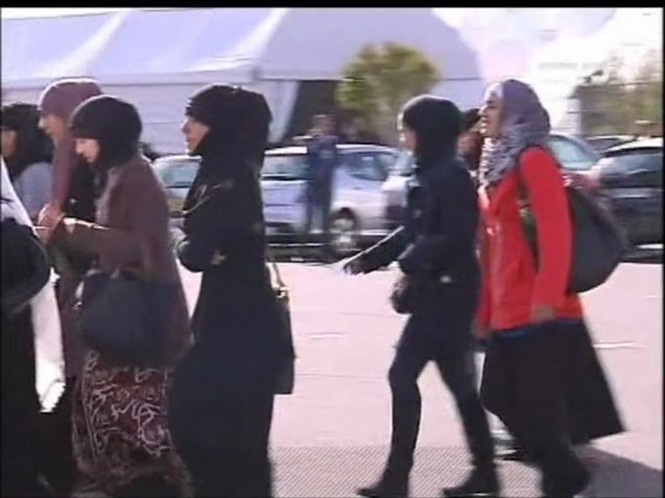 مسلمو فرنسا يحاولون رص صفوفهم