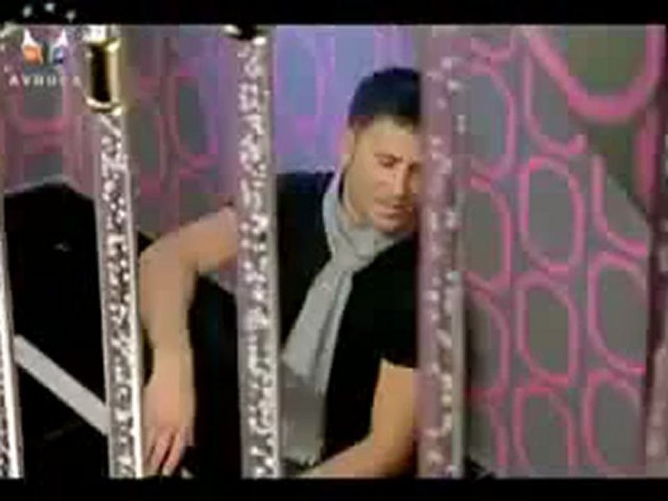 İZZET YILDIZHAN-SEN DELİ MISIN .............sefasohbet.................