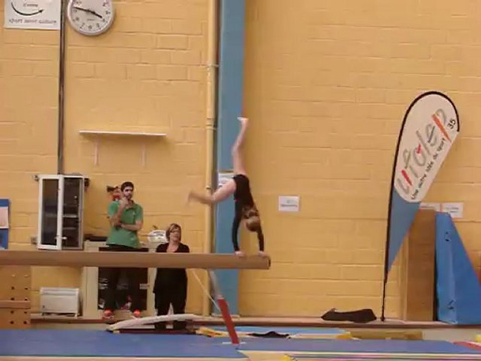 poutre compet gym avril 12 078