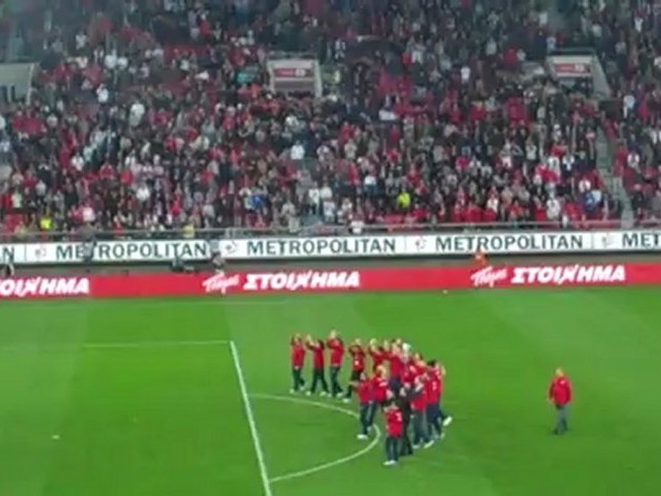 Αποθέωση της ομάδας βόλεϊ γυναικών Ολυμπιακού στο "Γεώργιος Καραϊσκάκης"