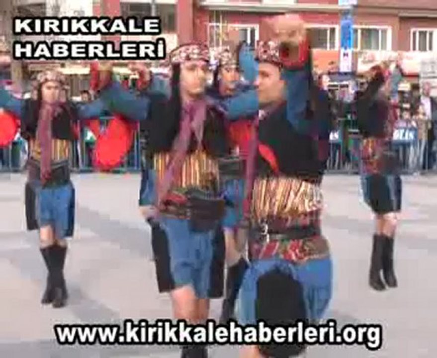 Polisten zeybek gösterisi
