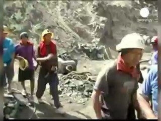 Secours retardés pour neuf mineurs piégés sous terre...