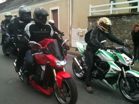 Défilé de moto à Précigné le 8 Avril 2012