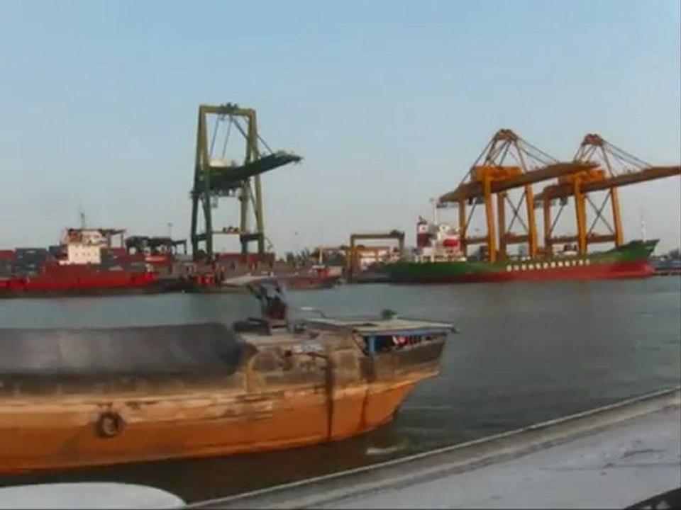 Quê hương tình yêu tuổi trẻ - Minh Châu (Saigon River)