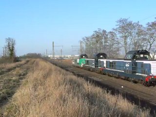 Train de machines avec les BB 66455-66042-66408 à Gevrey