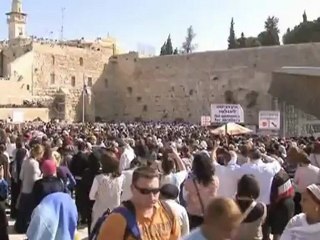 Passover prayers at Western Wall