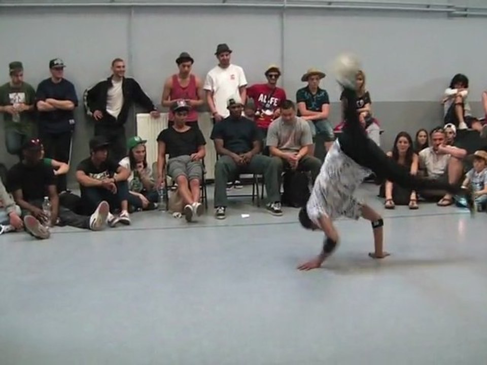 OFFICIEL Kingz Of Montpellier / Quart de finale power moves : Gael vs Mourad