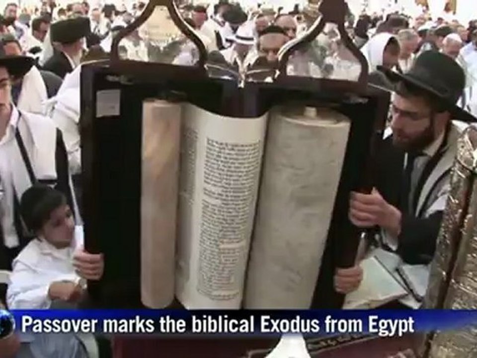 Pilgrims fill Jerusalem for Passover