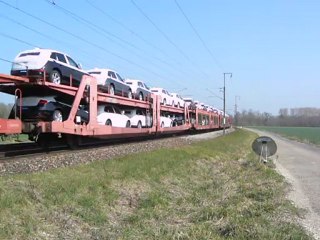 Croisement entre un fret avec la BB 26201 et l'AGC 82501