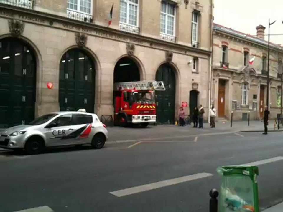 BSPP départ EPA Charonne 31 03 2012 vers 13H ( 12 e compagnie )