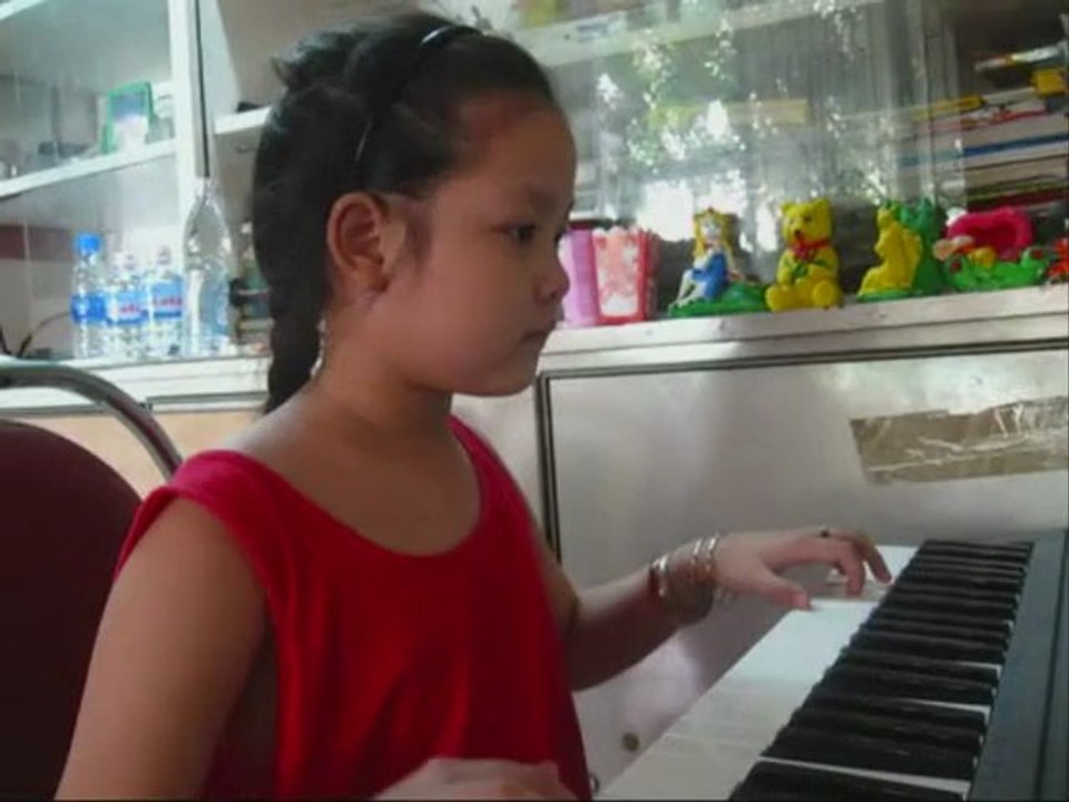 Huyền Thoại mẹ - Bé Thủy Tiên