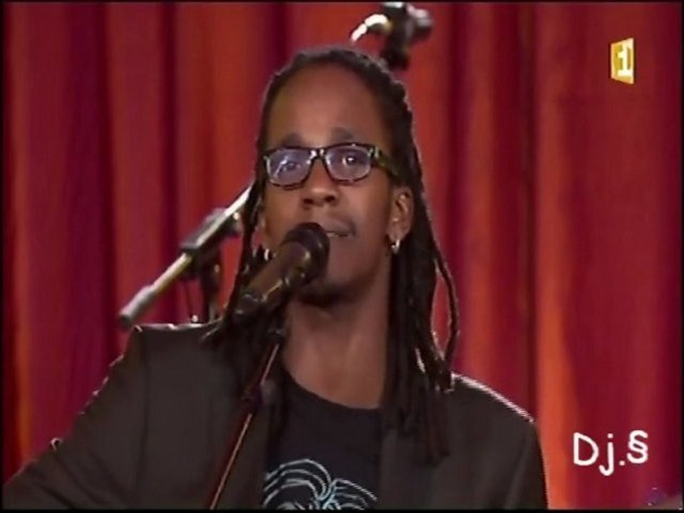 E.Sy KENNENGA - Truc de fou (live)