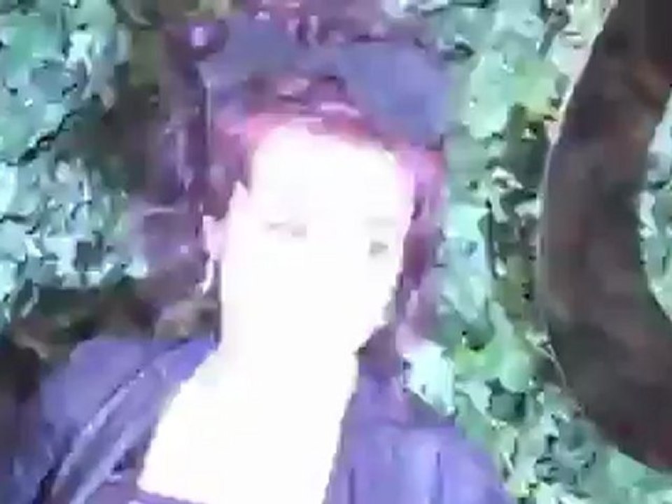 Anne Hathaway Chops Hair for Movie Role