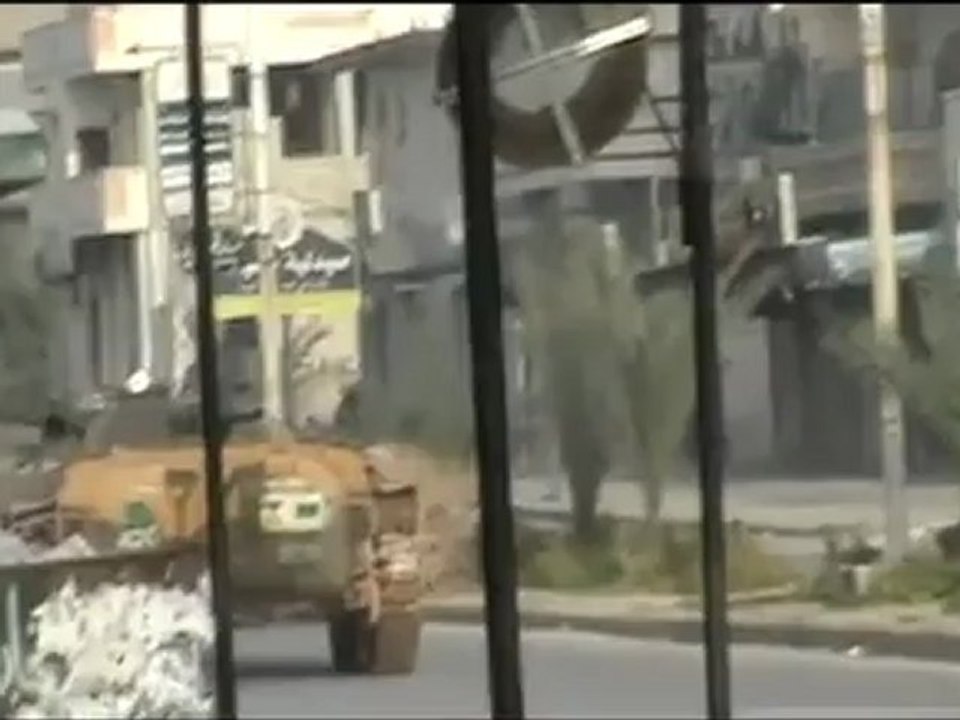 فري برس  حماة المحتلة انتشار المدرعات في حي الاربعين 9 4 2012