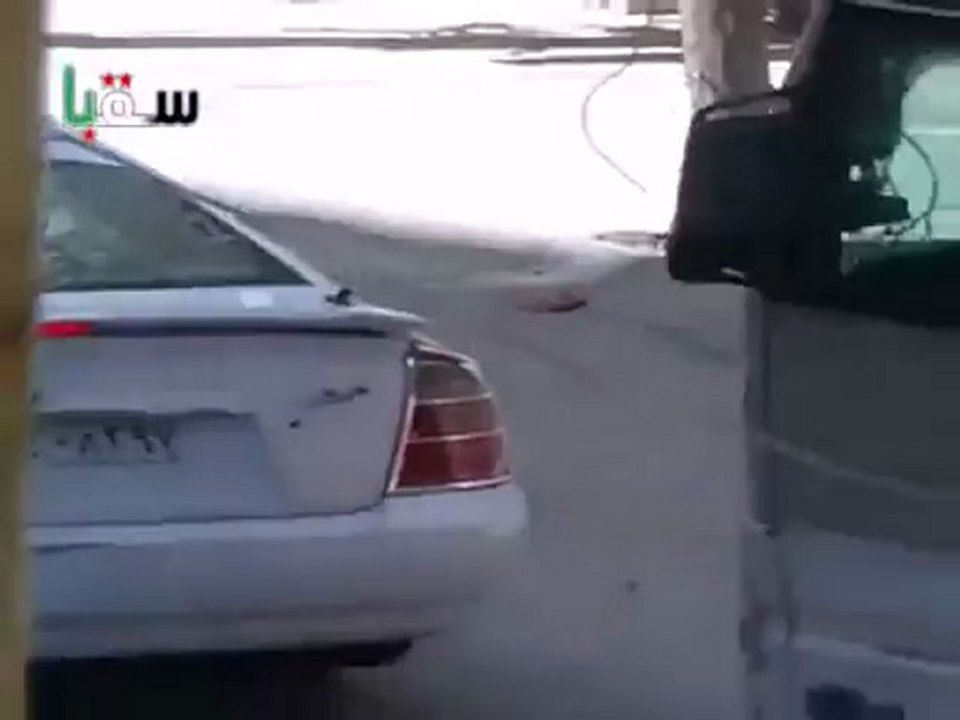 فري برس ريف دمشق سقبا تحليق طيران حربي منخفض منذ الصباح 9 4 2012 ج2