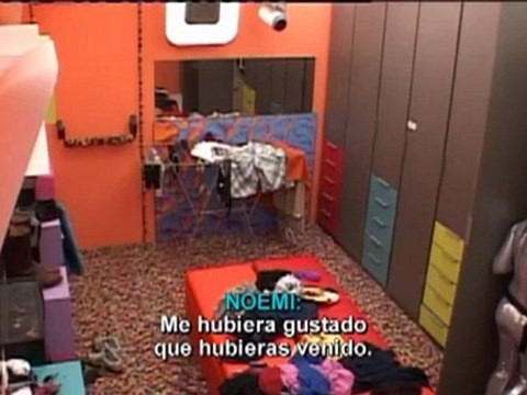 NOEMI BEIJA FOTO DE FAEL (BBB12)
