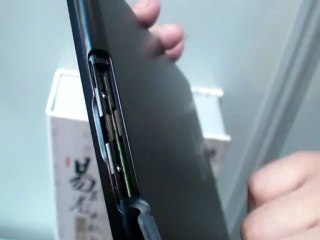 An eReader That Looks Like a Big iPhone