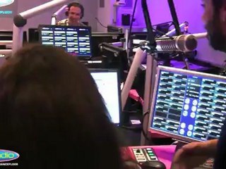 Le jeu de la vérité avec l'équipe du film Radiostars