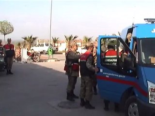 JANDARMA'DAN ESRAR OPERASYONU: 26 KİŞİ GÖZ ALTINA ALINDI