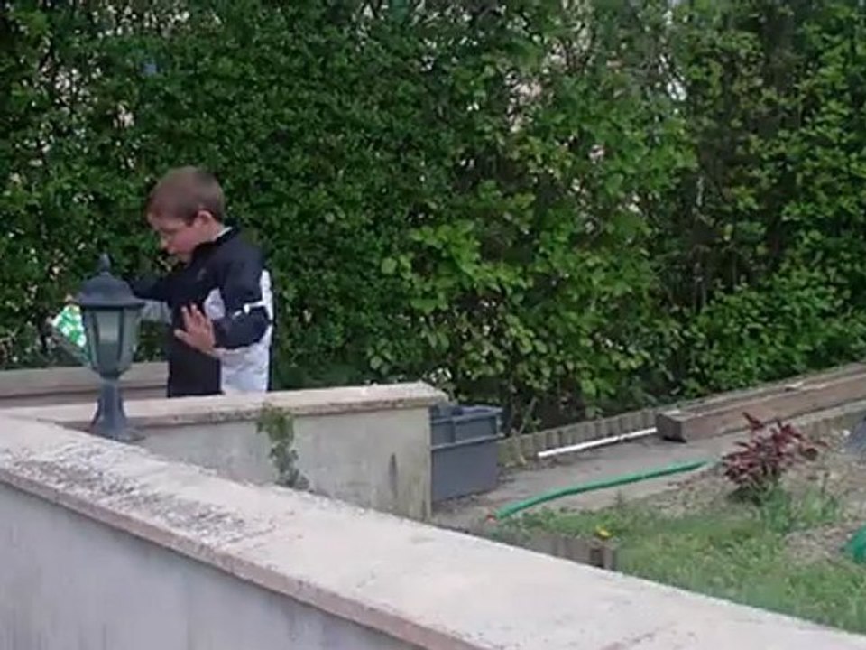 Clément cherche les oeufs