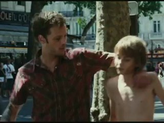 LA BLONDE AUX SEINS NUS - Bande-annonce VF