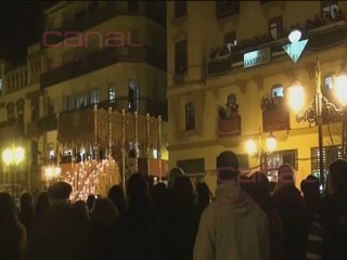 Lourdes disfruta de la 'madrugá' en Triana