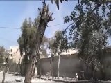 فري برس حمص سقوط القذائف في حي الخالدية با القرب من المصور 10 4 2012