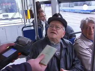 A Lipsia, in autobus con la patente al posto del biglietto