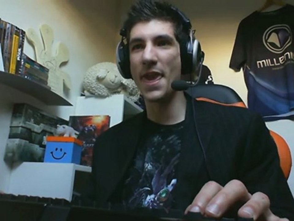 Dr.YoGo 14 Part 1 : Blink/Transfert en Protoss contre Zerg