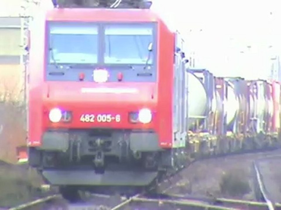 Züge beim bf rheinbrohl, 143, 2x 151, 2x 185, 4x 140, sbb re482, railion 189, ers 189, 2x 425
