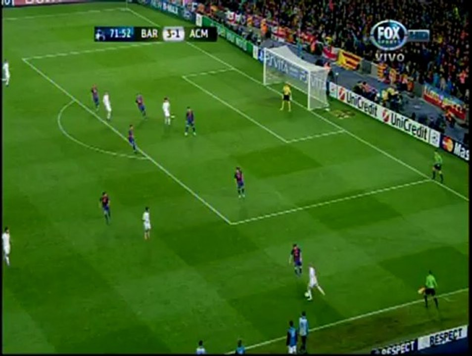 Solidaridad de Messi haciendo relevo en lateral izquierdo ('70) - Barcelona vs Milan - Champions League 2011/2012