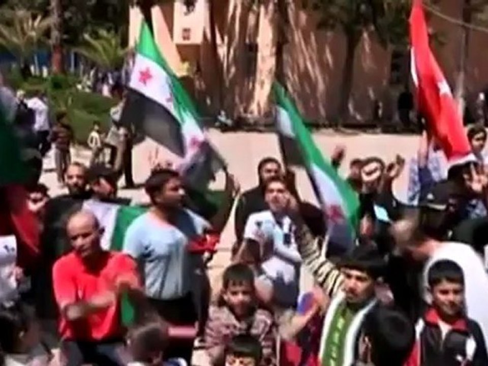 Annan meets Syrian refugees as doubt looms over peace plan