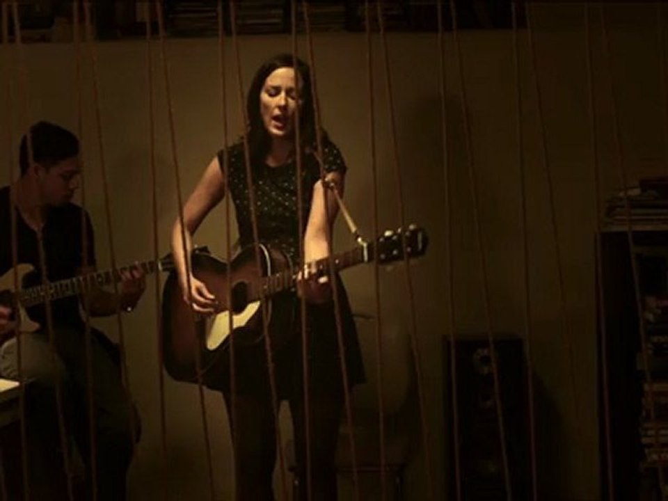 Meiko | Leave The Lights On (Official Music Video) - video Dailymotion