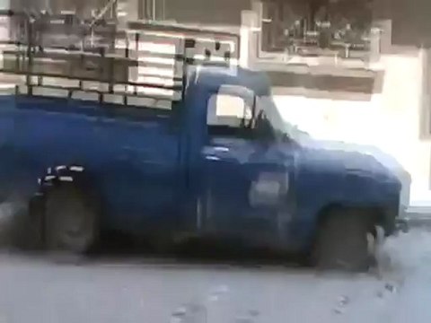 فري برس حمص أثار الخراب والدمار بسبب القصف العشوائي على حي الخالدية بحمص 10 4 2012 ج2