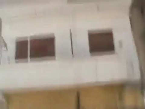 فري برس حمص أثار الخراب والدمار بسبب القصف العشوائي على حي الخالدية بحمص 10 4 2012 ج1